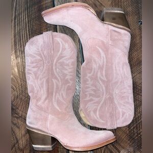 CHARMED LIFE PINK SUEDE WESTERN BOOTS - ROUND TOE Miranda Lambert Idyllwind.
